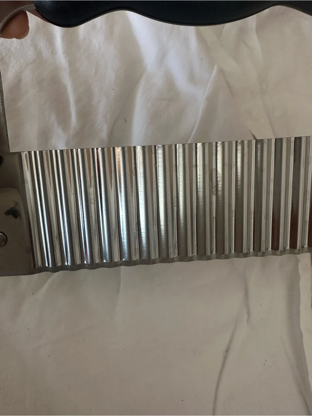 The Pampered Chef Black Hand Grip Handle with Stainless Accents